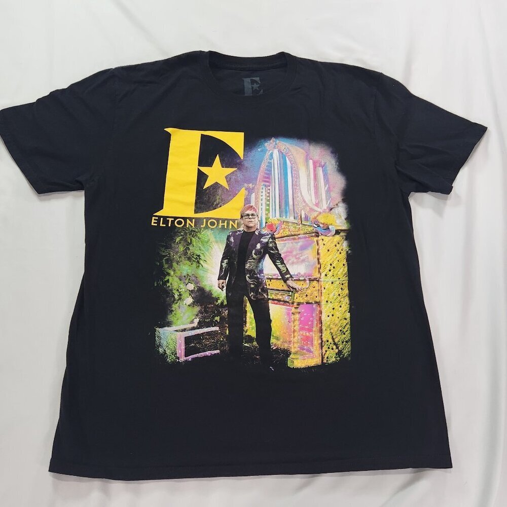 Elton John 2018 Yellow Brick Road Farewell tour concert tee XL
Lot N